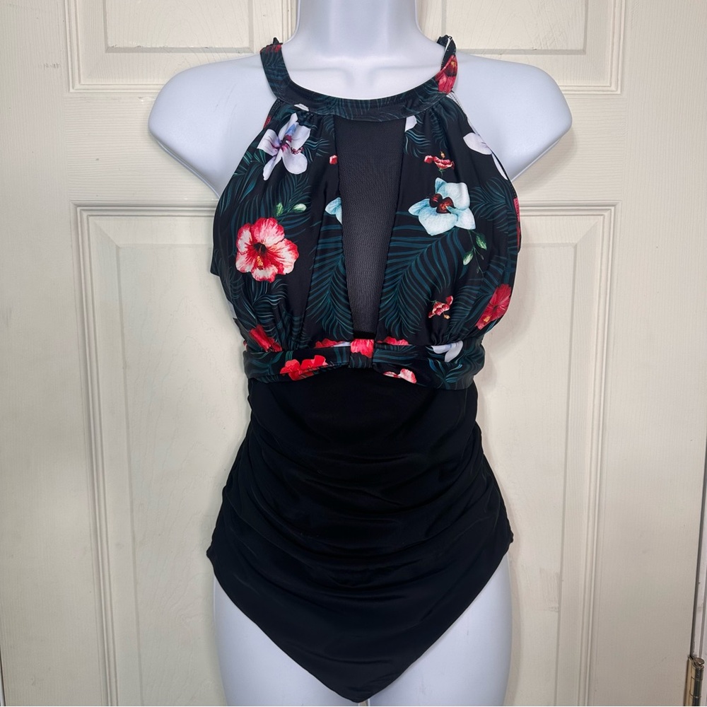 NWT Holipick One Piece High Neck With Mesh, Ruching Size Medium Swimsuit